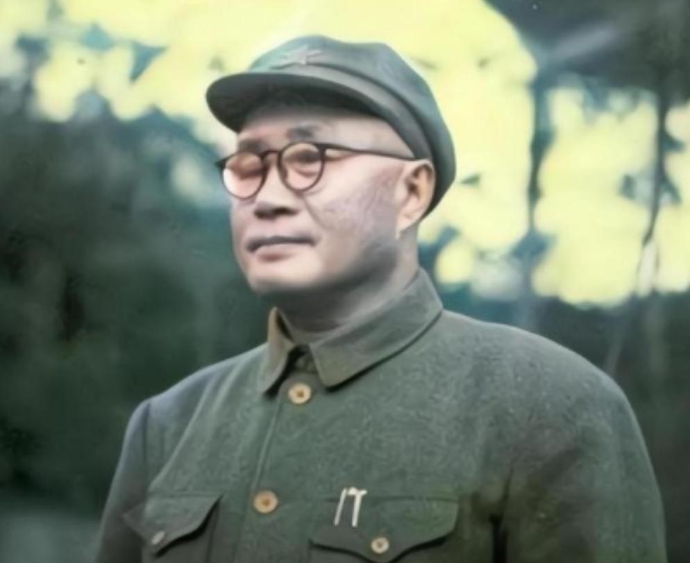 刘伯承元帅曾跟一帮高级将领唠叨过：“没有毛主席的调度，你们以为能打出什么战绩？”