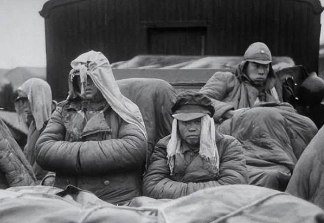1944年，抗战都打了七年了，日本人已经是强弩之末，太平洋上被美军揍得节节败退。