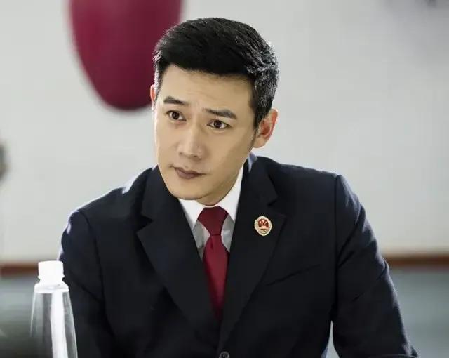 2016年，《人民的名义》开拍，陆毅嫌弃片酬太低，坚决不出演，陆毅说：“80个演