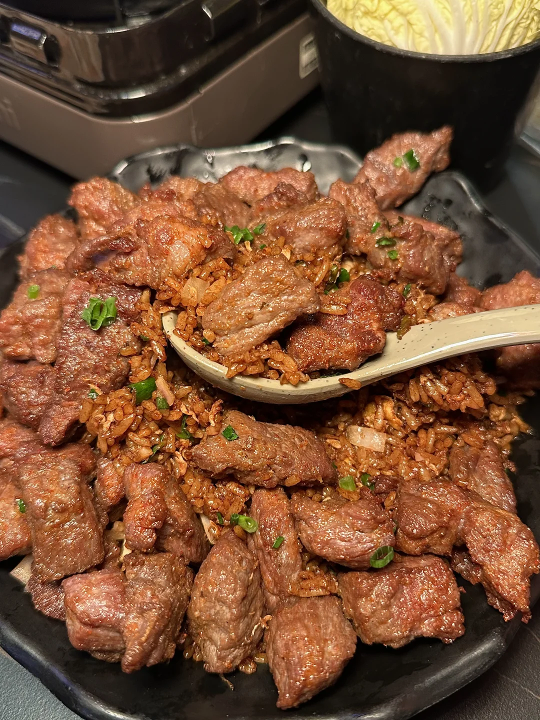 上海果然是大城市！！铺满牛肉的炒饭好吃死了