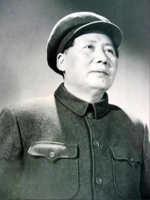 毛主席时代虽然只有短短的27年，它是中华文明五千年最高光，最强盛，最团结，最伟大