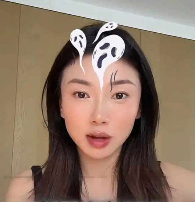 35岁程晓玥怀二胎情绪失控跟老公吵架，被中英文双语骂恶魔，为双11把羊水穿刺往后