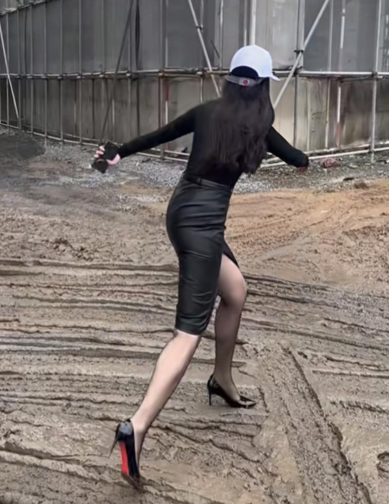 块钱的高跟鞋！