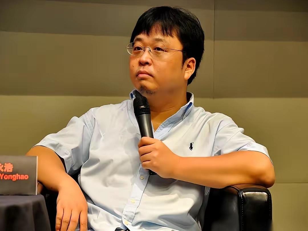 我突然发现一个毛骨悚然的事实。你吃的海底捞、西贝，喝的蜜雪冰城、大窑，嗑的洽洽