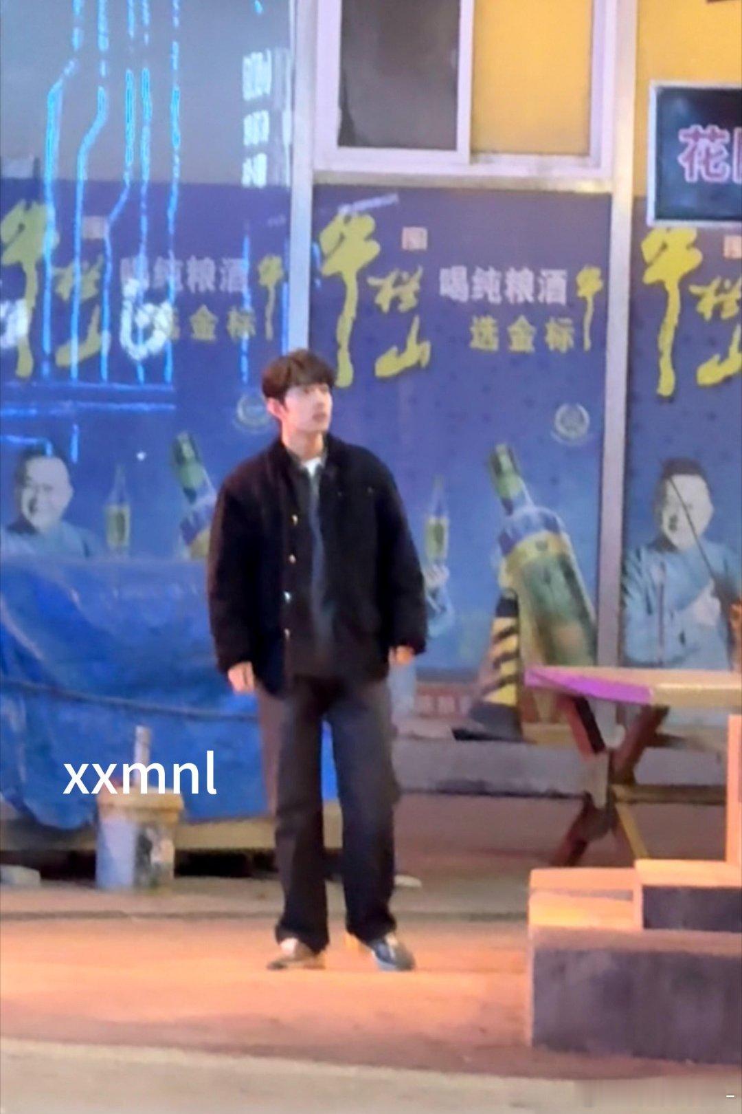 抓到一只小可怜缩起来像小猫咪站起来超大一坨