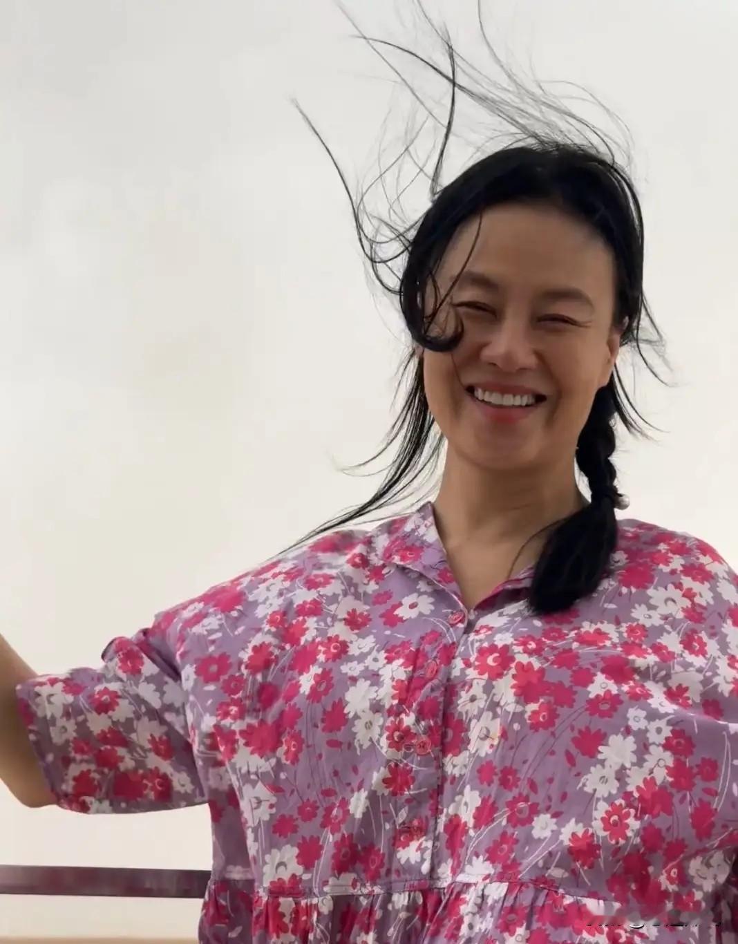 邬君梅60岁生日时竟然会自爆丈夫病逝！邬君梅发文为自己庆祝60岁生日