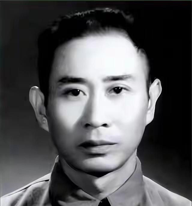 1952年，一份裁军文件惊动中南海，军委办公厅主任张经武犯下大错，聂荣臻元帅却在
