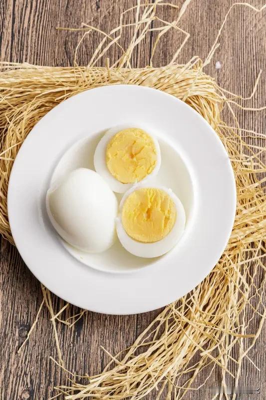 大家发现没有？鸡蛋怎么做都好吃！犹记小时候在鸡窝里掏热乎的，敲开直接吃。到处抓