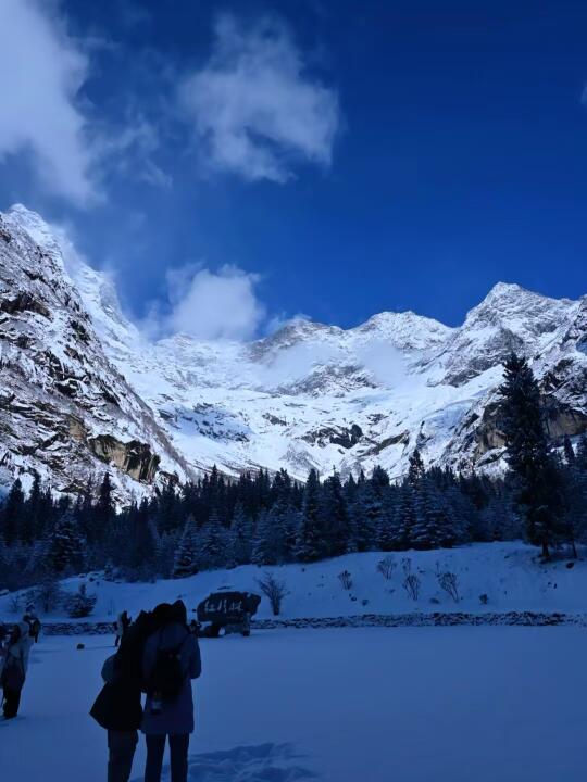 四姑娘山近况 还有雪 成都往返一日游198起