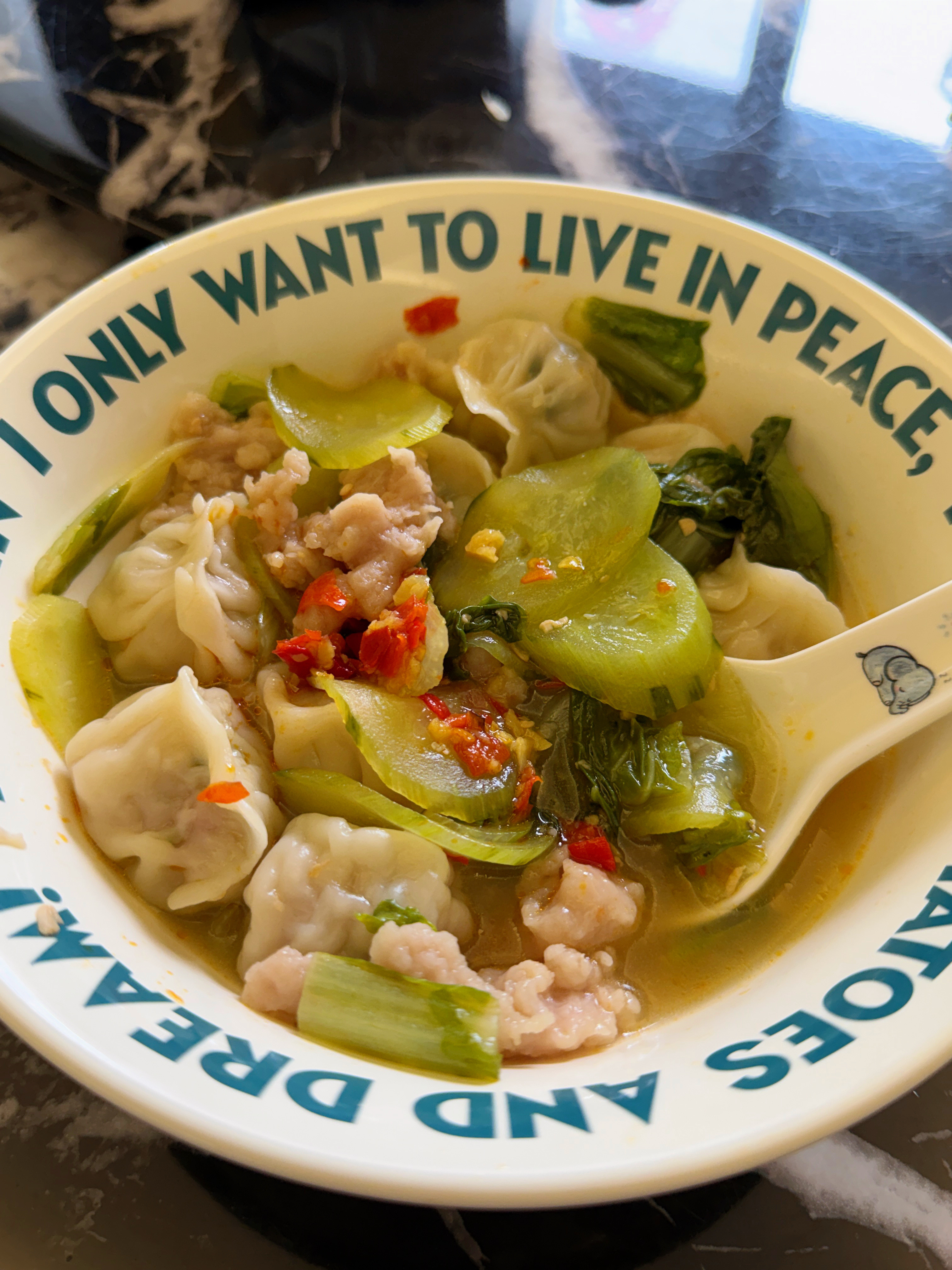 交换午饭🥣我吃肉片饺子🥟你们呢~~~​​​
