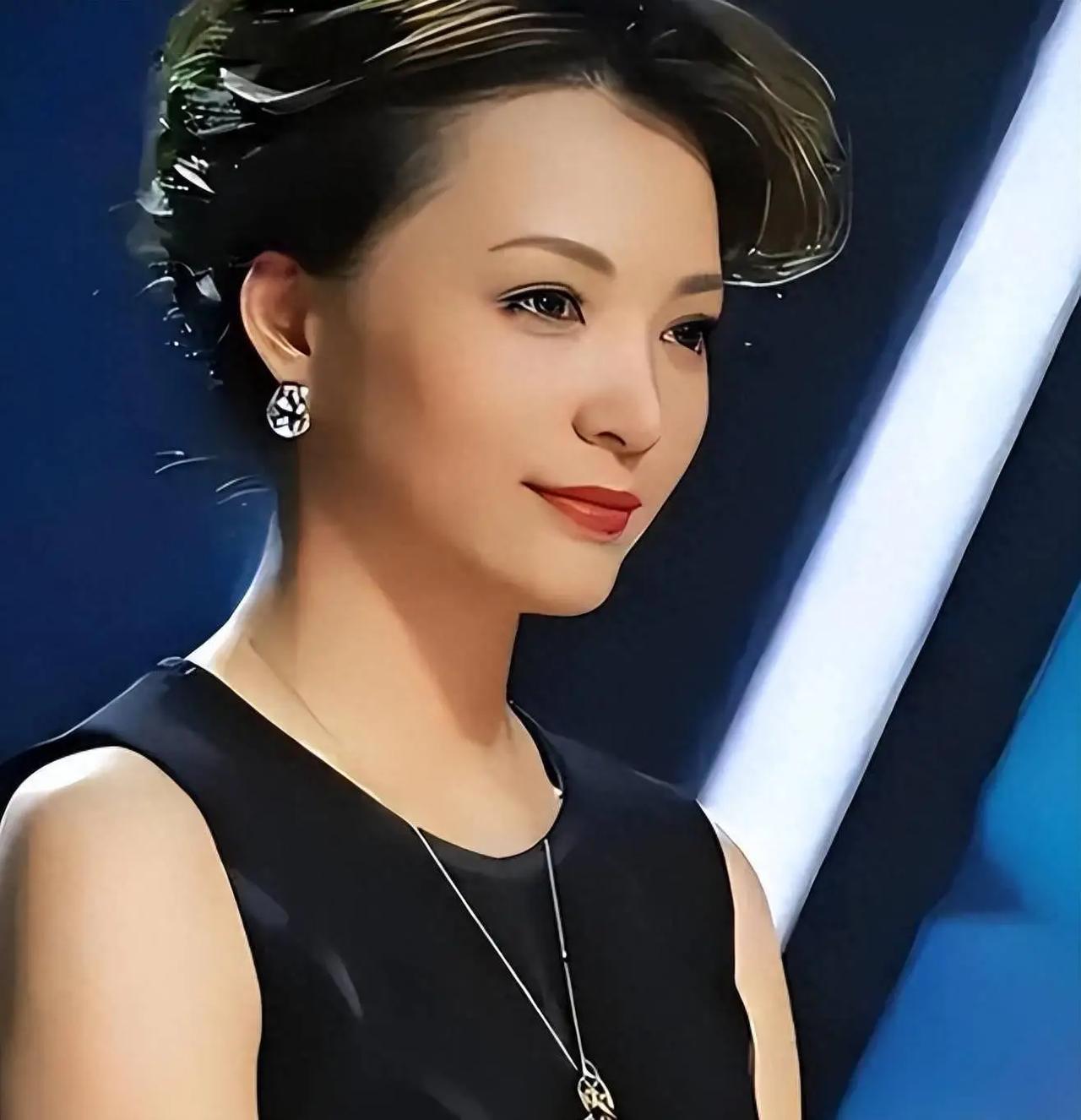 发现了吗？不仅周涛没发文悼念敬一丹，董卿也没发文。那问题就来了：为什么倪萍能