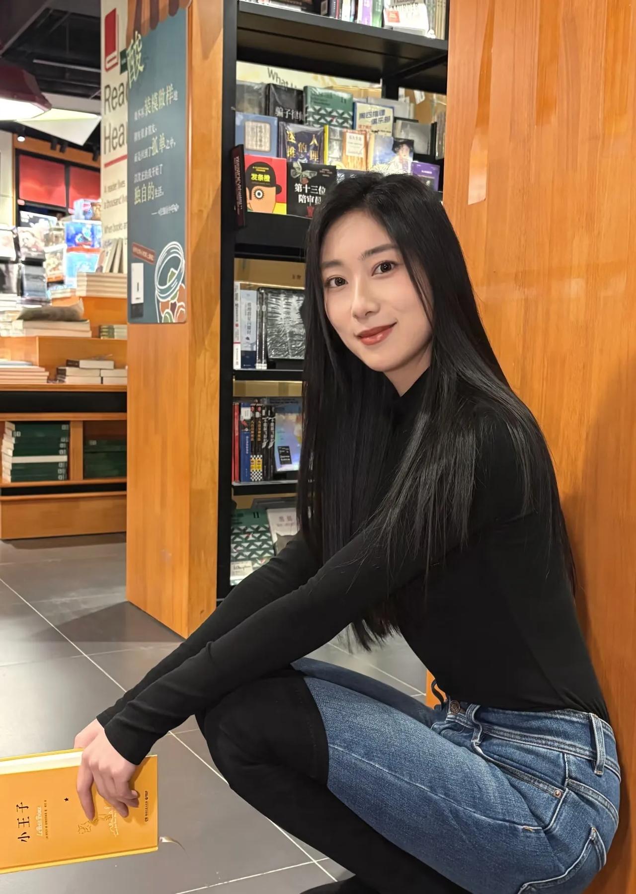 在书香中寻找灵感，静享阅读时光📚✨