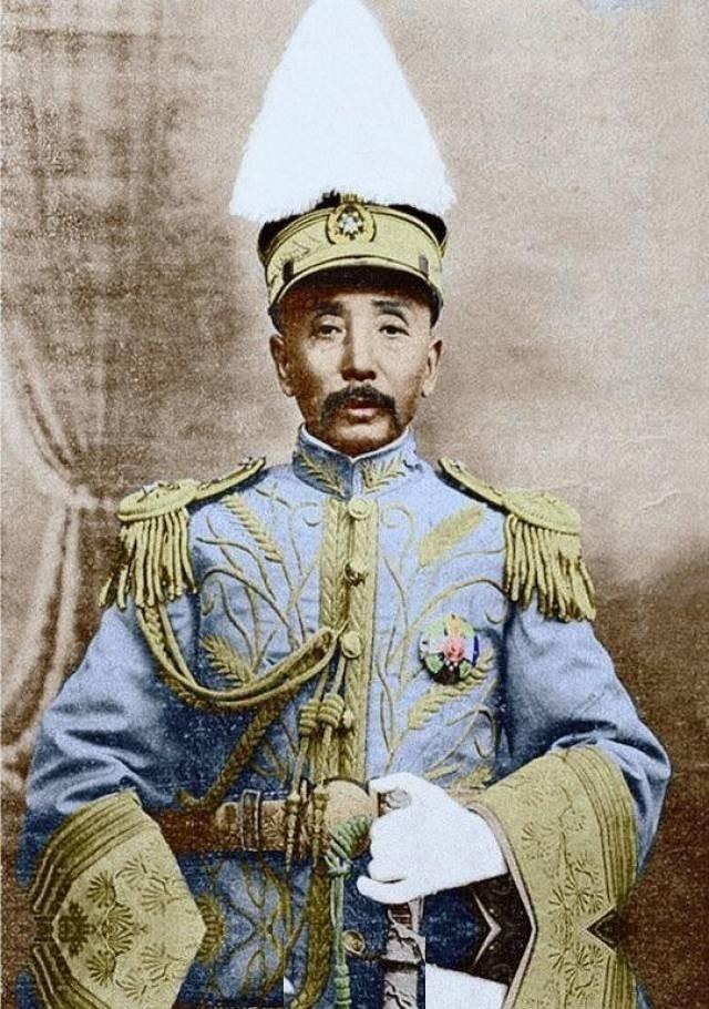 1918年张作霖派韩麟春带50万大洋去上海买兵工厂。没成想韩麟春将大洋全输了，计