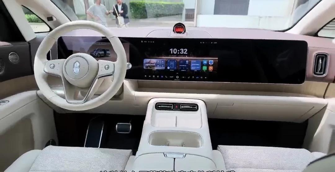 享界v8内饰