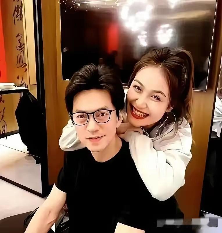 清华女博士孟小蓓嫁给了歌手李健，选择不随丈夫在外奔波，而是选择在家过简单而充实的