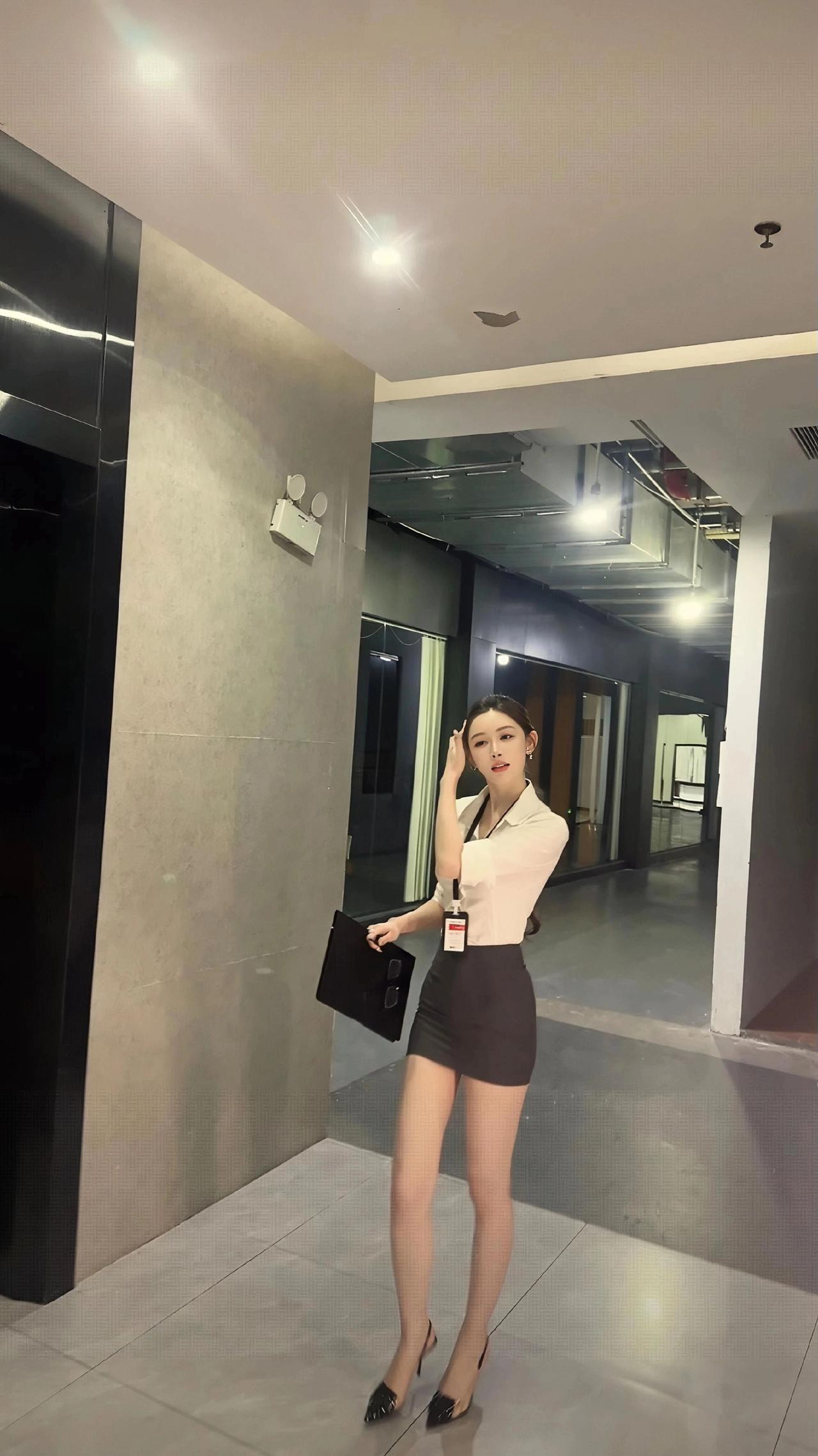 @敏敏💫@小敏～御姐职业装大长腿极品身材