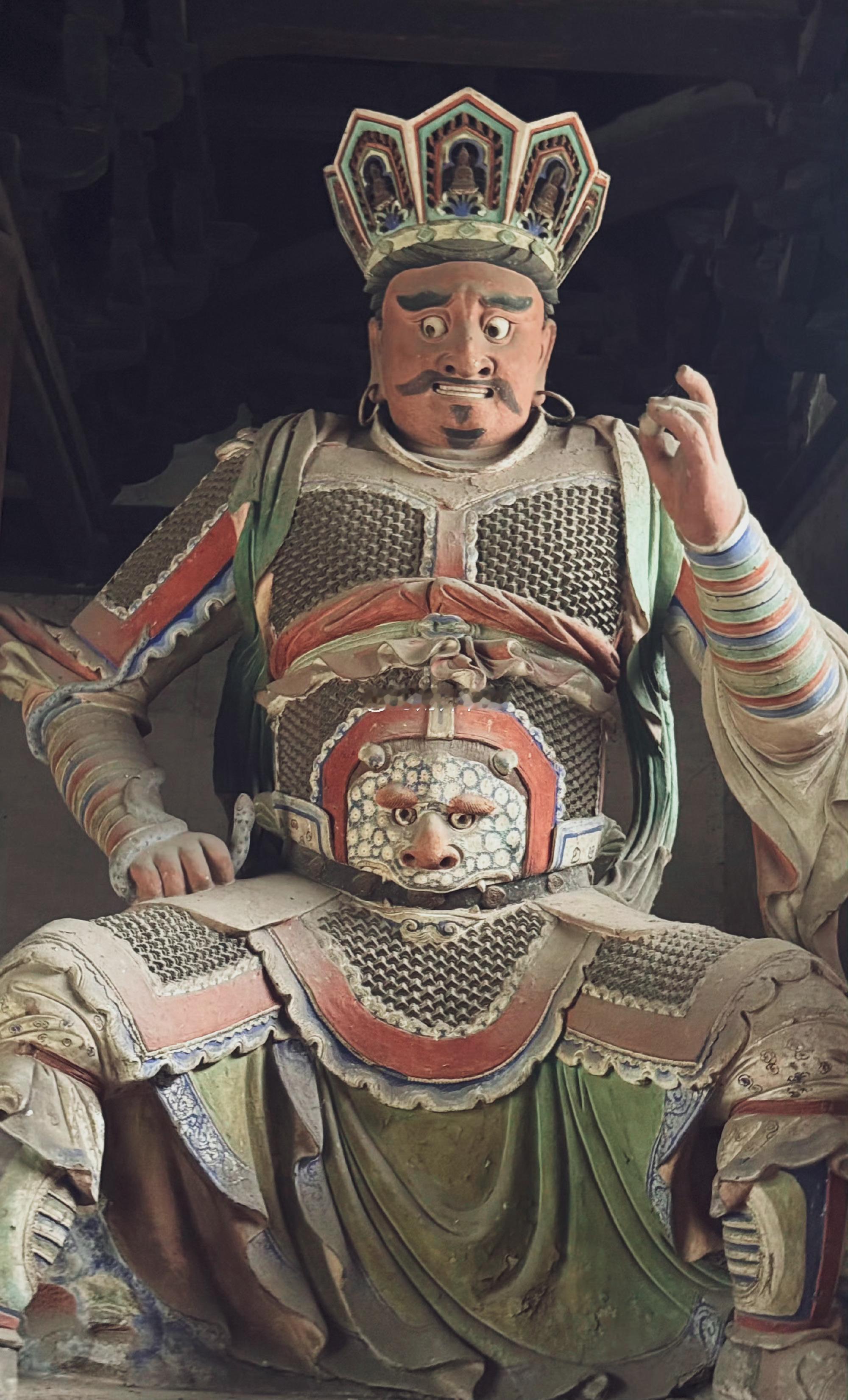 山西的一尊网红佛——“惊恐”菩萨。