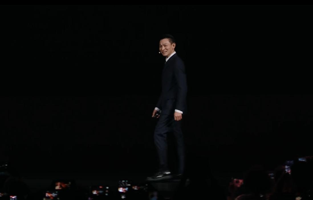 刘德华也太帅了吧，这么多年还是这么帅，这个侧面刘建明既视感。​​​