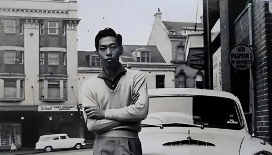 1965年，杜月笙的四姨太姚玉兰外出打牌，突然全身燥热，坐立不安，她心中有不好的