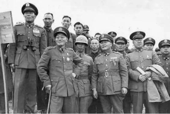 1947年9月，陈诚视察52军时，对军长梁恺、副军长刘玉章说：“52军糟糕透顶，