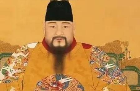 1464年，17岁的明宪宗轻轻地解开34岁万贵妃的衣衫，他看到万贵妃细白软嫩的肌