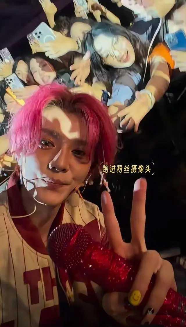 鹿晗新加坡演唱会趣事多家人们，9月27日鹿晗新加坡站演唱会，不仅让我们见识到