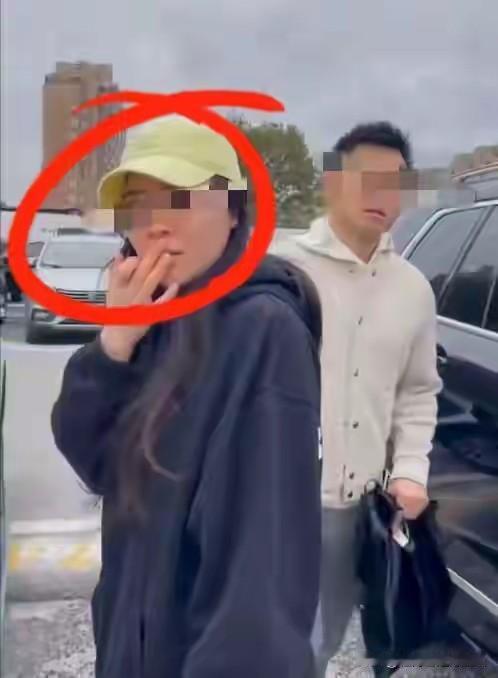 哭死！丈夫是律师，却光明正大出轨，带着怀孕的三儿去体检，在停车场被妻子当场抓包后