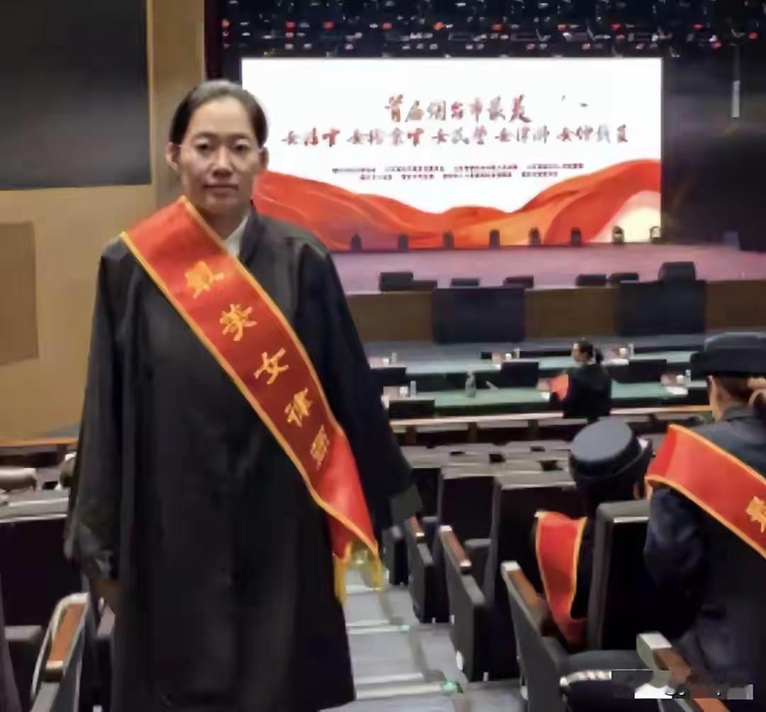 五月最后一周，我刷到了五条讣告。京剧圈一条，学术圈一条，影视圈两条，法律圈一