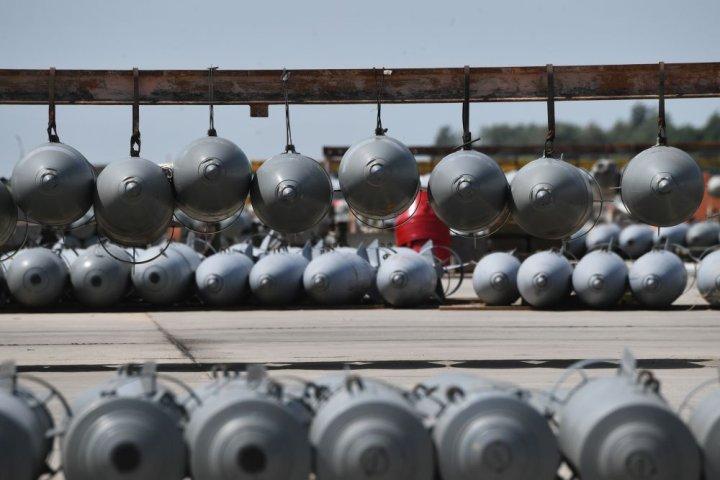 乌克兰武装部队200多名士兵在赫尔松遭到轰炸俄罗斯空天军用可调节炸弹袭击