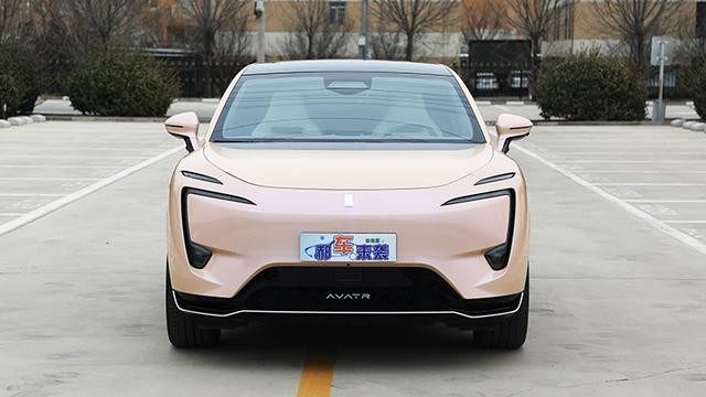 竞争蔚来EC7,新车售价27.99万起值么?解读2025款阿维塔11纯电版