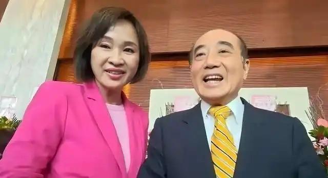 高雄选局暗流涌动，柯志恩成郑丽文最大隐忧倘若柯志恩成功拿下高雄，无疑会成为郑