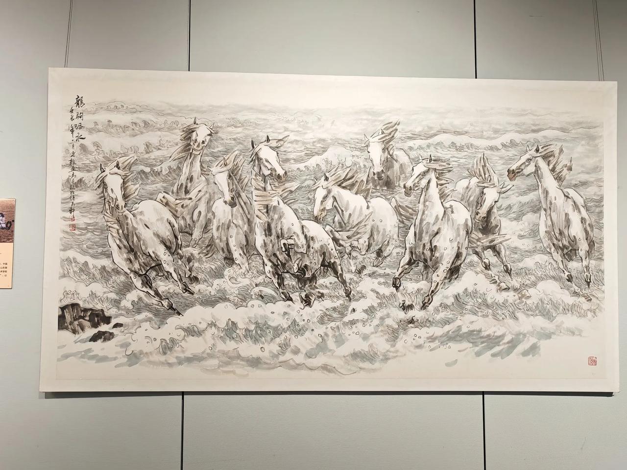 山东大学的一位老师，居然画马超过了徐悲鸿。不信，大家来看！