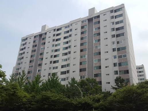 卖掉唯一房产，能让李在明逃过“青瓦台魔咒”？据报道，李在明把名下唯一一套16