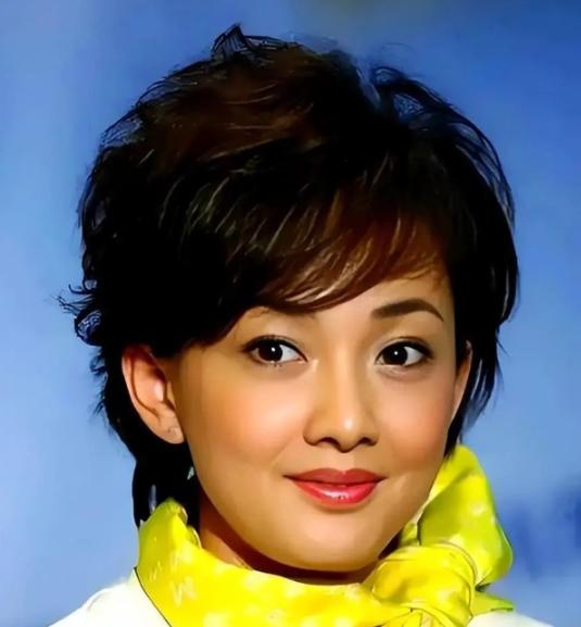 牛莉吵架时问丈夫凭什么不让他，答案让她当场笑了2007年，女儿出生不久，牛莉