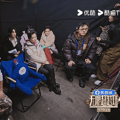 何赛飞刘涛有点好嗑了无限超越班本来是看教学的，结果被刘涛何赛飞的靠肩暴击。何老师
