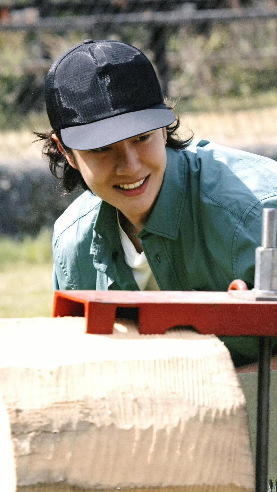 王一博就这样拿捏王一博就这样拿捏大虾王一博就这样拿捏，哈哈哈哈好可爱