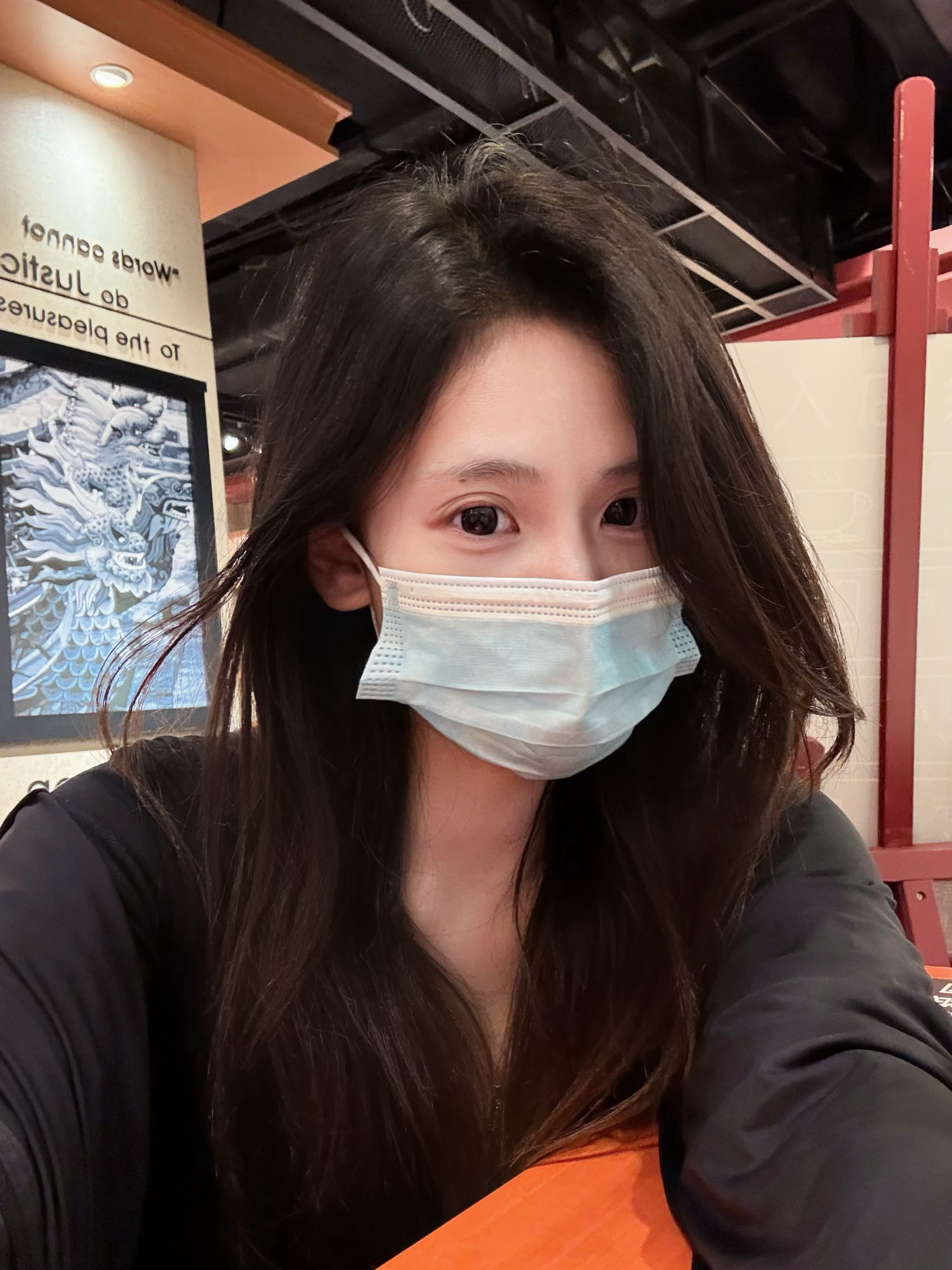素颜出门也被认出来了说我是迪丽冷巴​​​