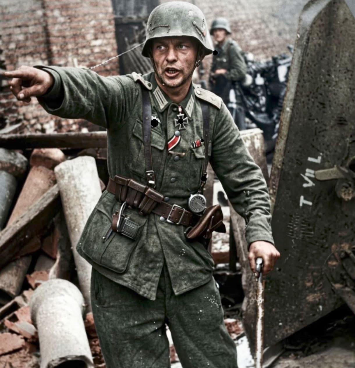 144年，阿登战役期间，一名德军军官正在指挥战斗！闪击阿登老照片