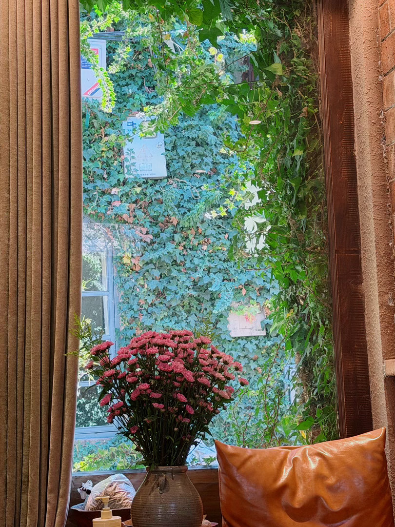 人要从快乐里去感受到内在力量，特别是从自己带给自己的快乐里，去获得力量。——《半