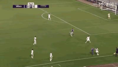 在今天成都蓉城客场挑战町田泽维亚的亚冠精英赛中，发生了让人瞠目结舌的一幕。当时比