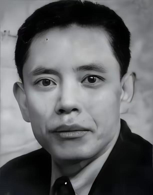 1980年，一个特务在监狱里思念妻子11年，释放之后马上奔赴见面，没想到，刚见面