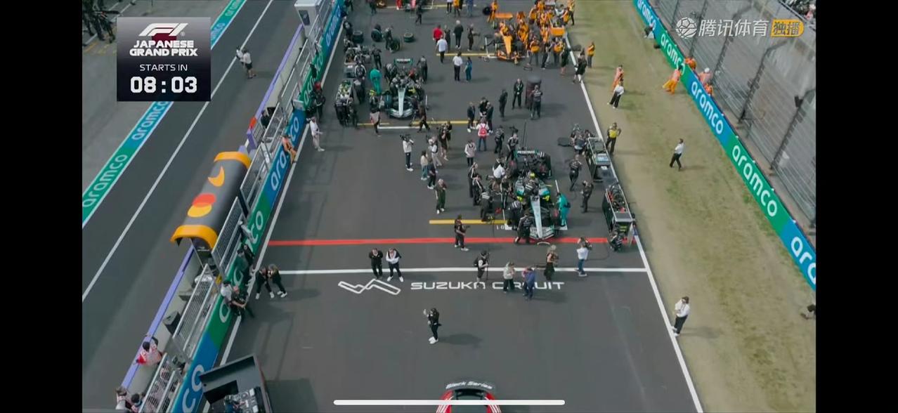 梅奔作为厂商，今年给到客户的发动机可谓是只给产品，不给产品说明书。迈凯伦就是最大