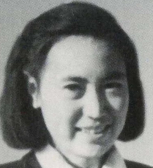 一天，毛主席正忙着工作，保姆韩桂馨却突然冲了进来，兴奋地大喊：“主席，主席，请你