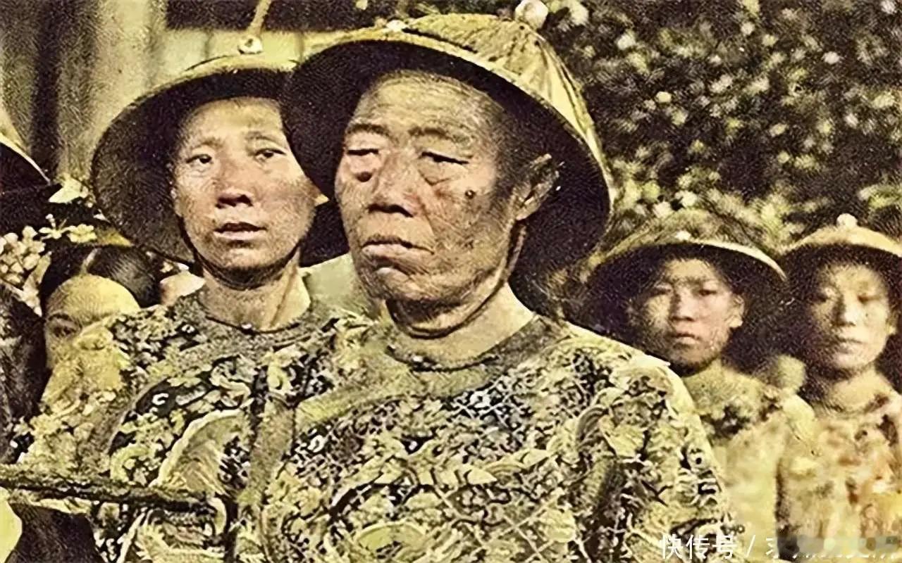 1908年，慈禧太后死后，李莲英便失去了最大的靠山。为慈禧守孝100天后，李