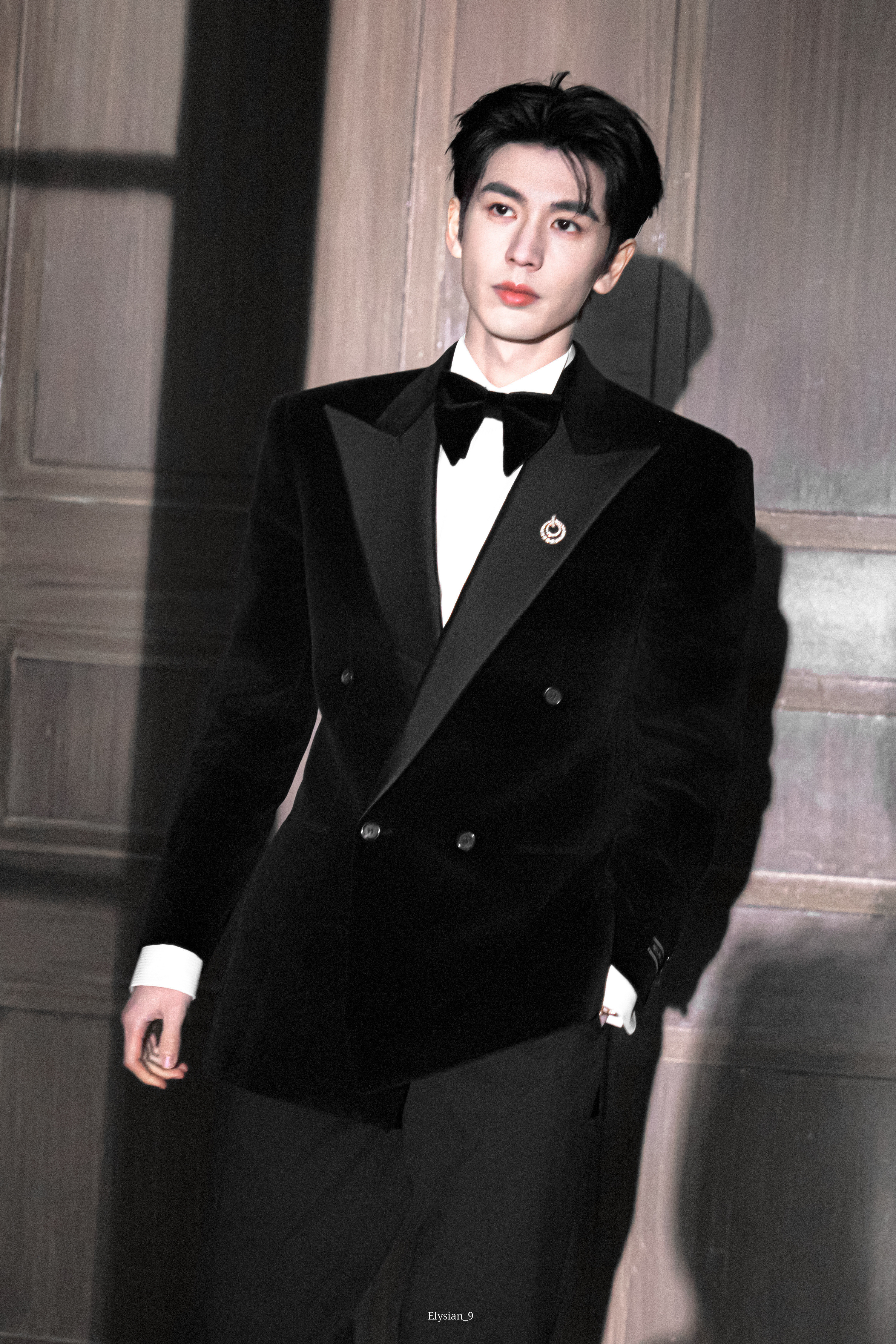 投稿今天的张凌赫完全daddy级别​​​