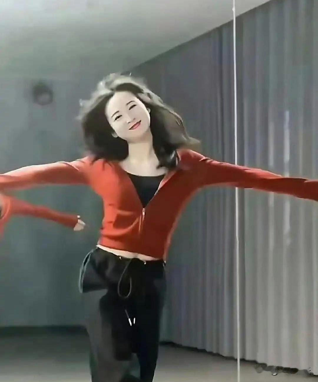 贾玲⁠﻿简﻿⁠⁠直像换了‎‍个人，﻿‌‏瘦下来之后真的好‏看﻿‍太多了‏‏。‎‌