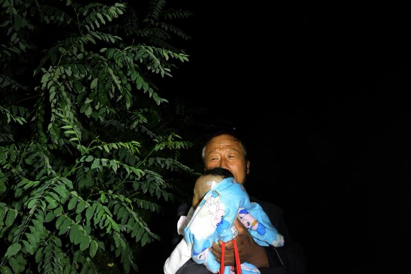 【永州男子抚养弃婴五年，寻亲无果发公告：我愿继续做孩子的守护天使！】在湖南永