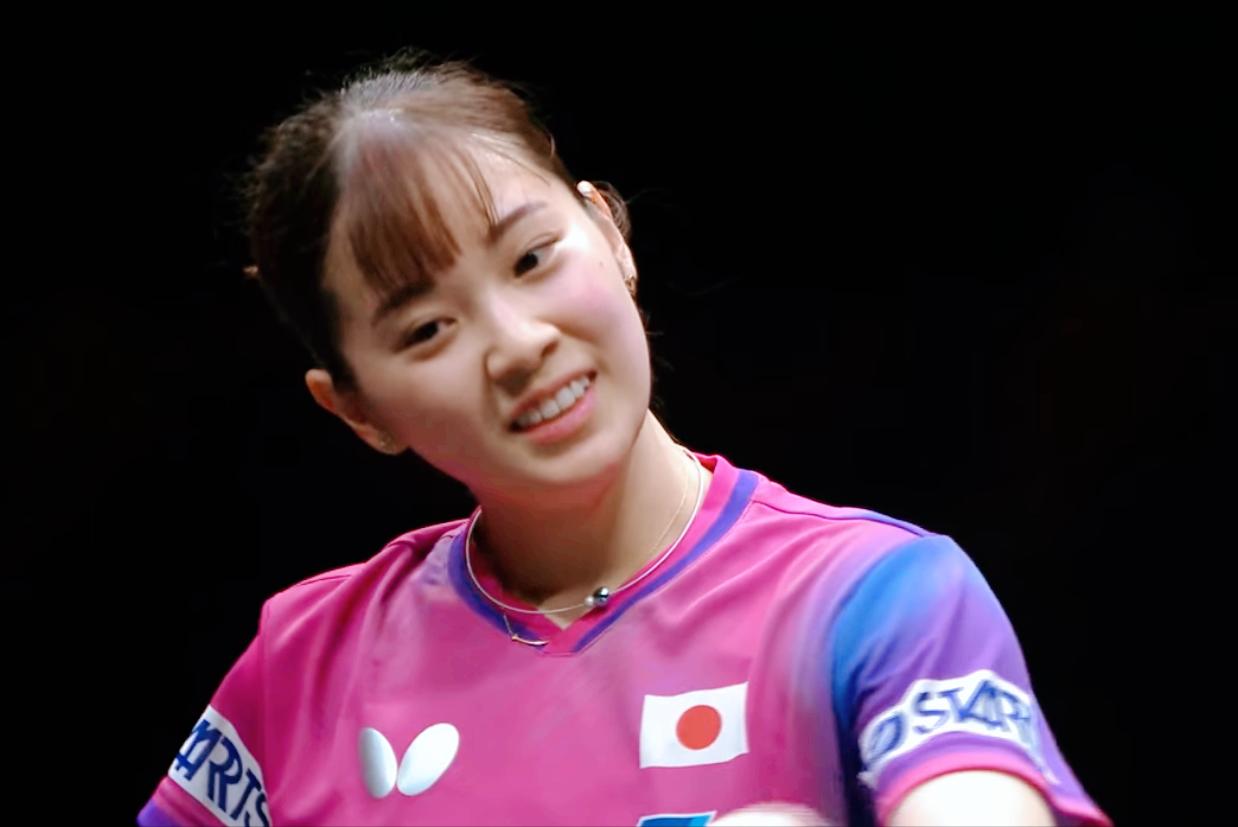 我以为长崎美柚够漂亮了，没想到她的教练更漂亮。哈哈，我居然看了长崎和伊藤的比赛