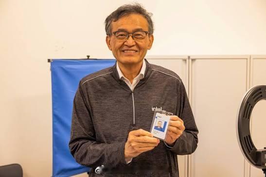 英特尔CEO陈立武陈立武：传统微缩开始遇到瓶颈时，我开始回到材料层面寻找突破。摩