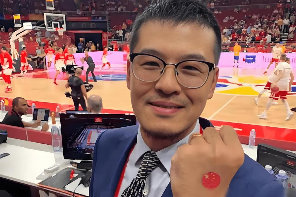 还骂宫鲁鸣不用李梦？杨毅这话太犀利了。他说得很直白，李梦年龄、伤病、状态都在下滑，已经不具备重返巅峰